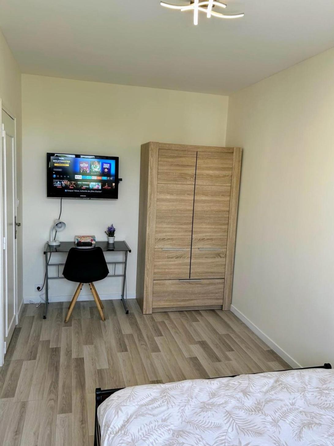 Charmant B&B Espace Et Confort Villeneuve-la-Garenne Bagian luar foto